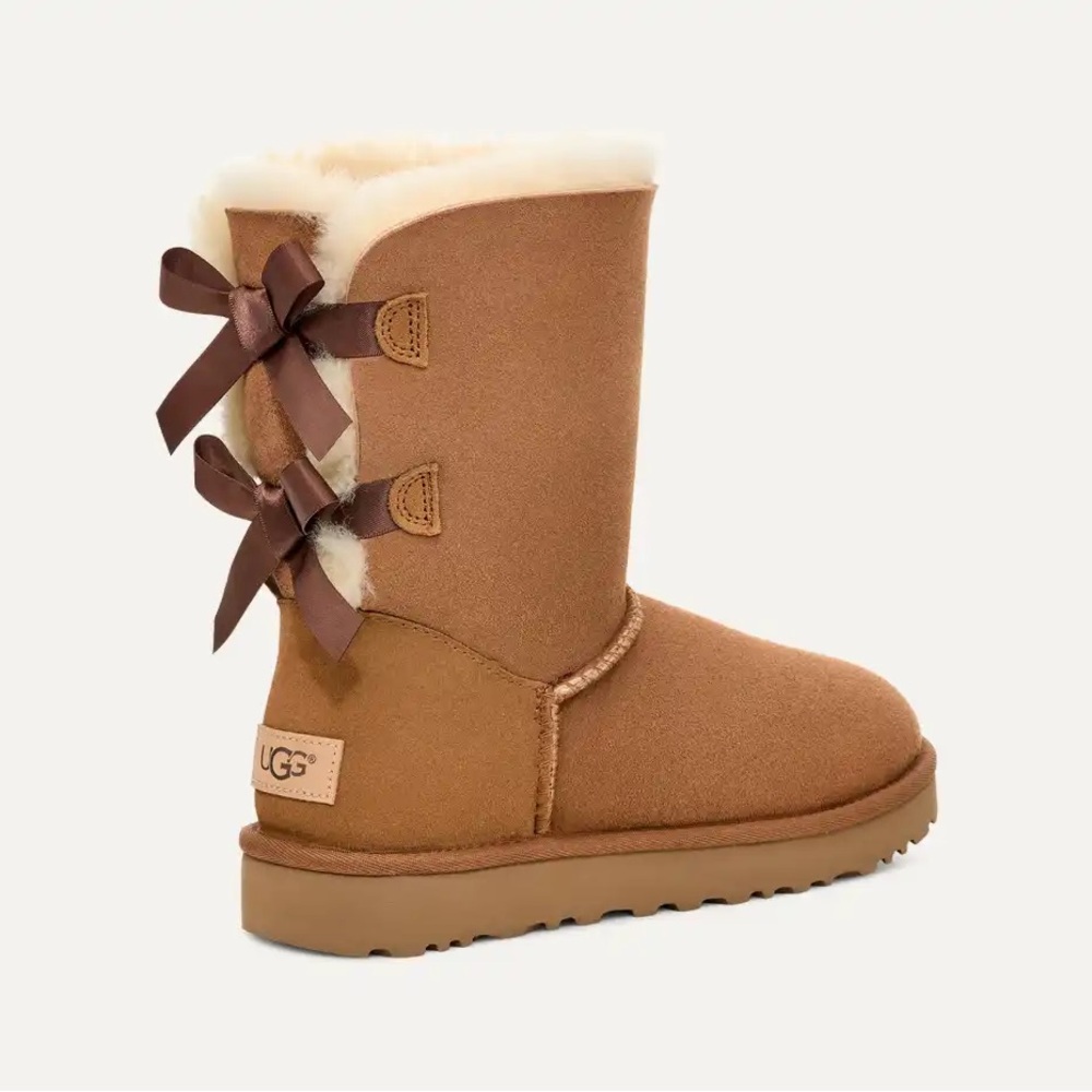 Uggs Bailey Bow II Chestnut Boot